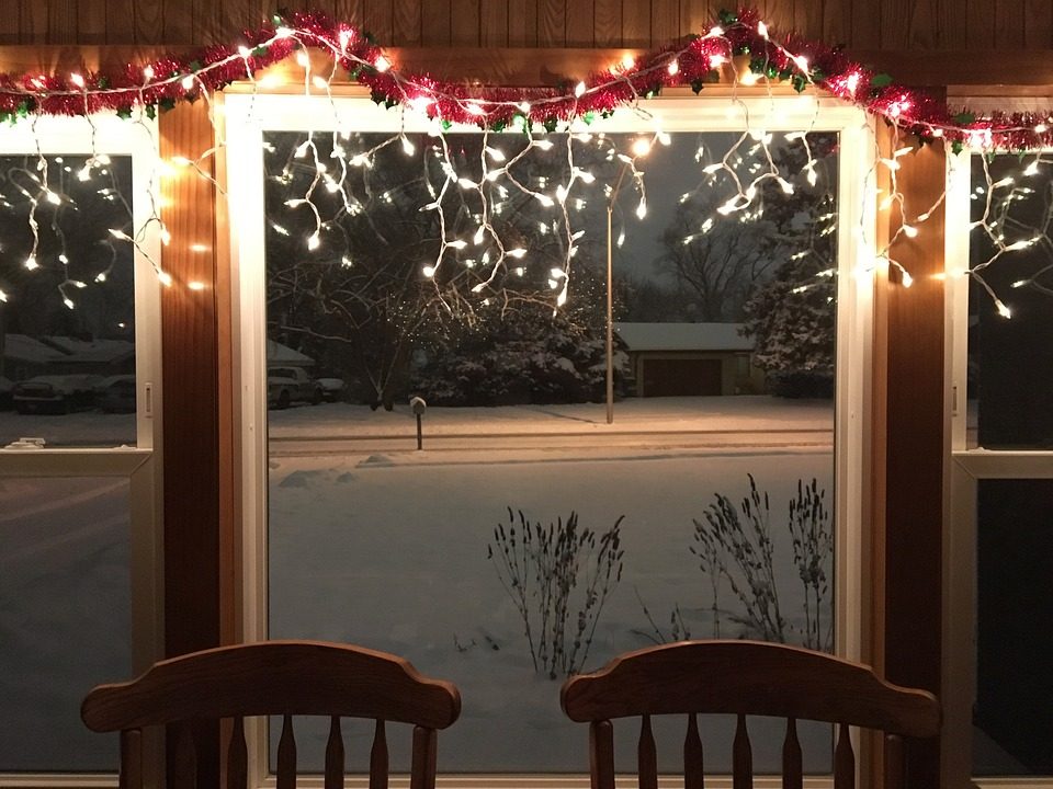 Decorar ventanas para Navidad