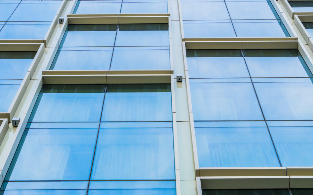 mejorar la seguridad de tu hogar con ventanas y puertas de PVC