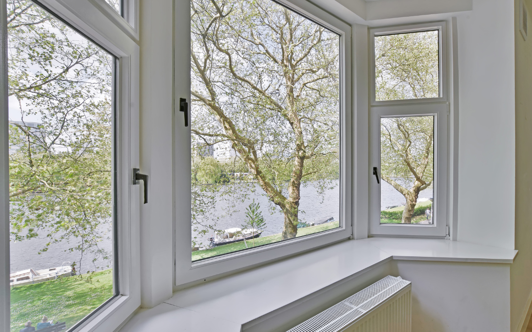 Cómo elegir la ventana de PVC perfecta para tu hogar: tipos, aislamientos, colores, acabados y estilos